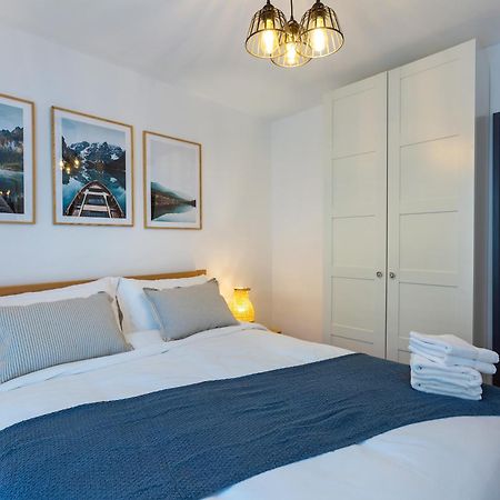 Macs Townhouse Dungarvan 던가반 외부 사진
