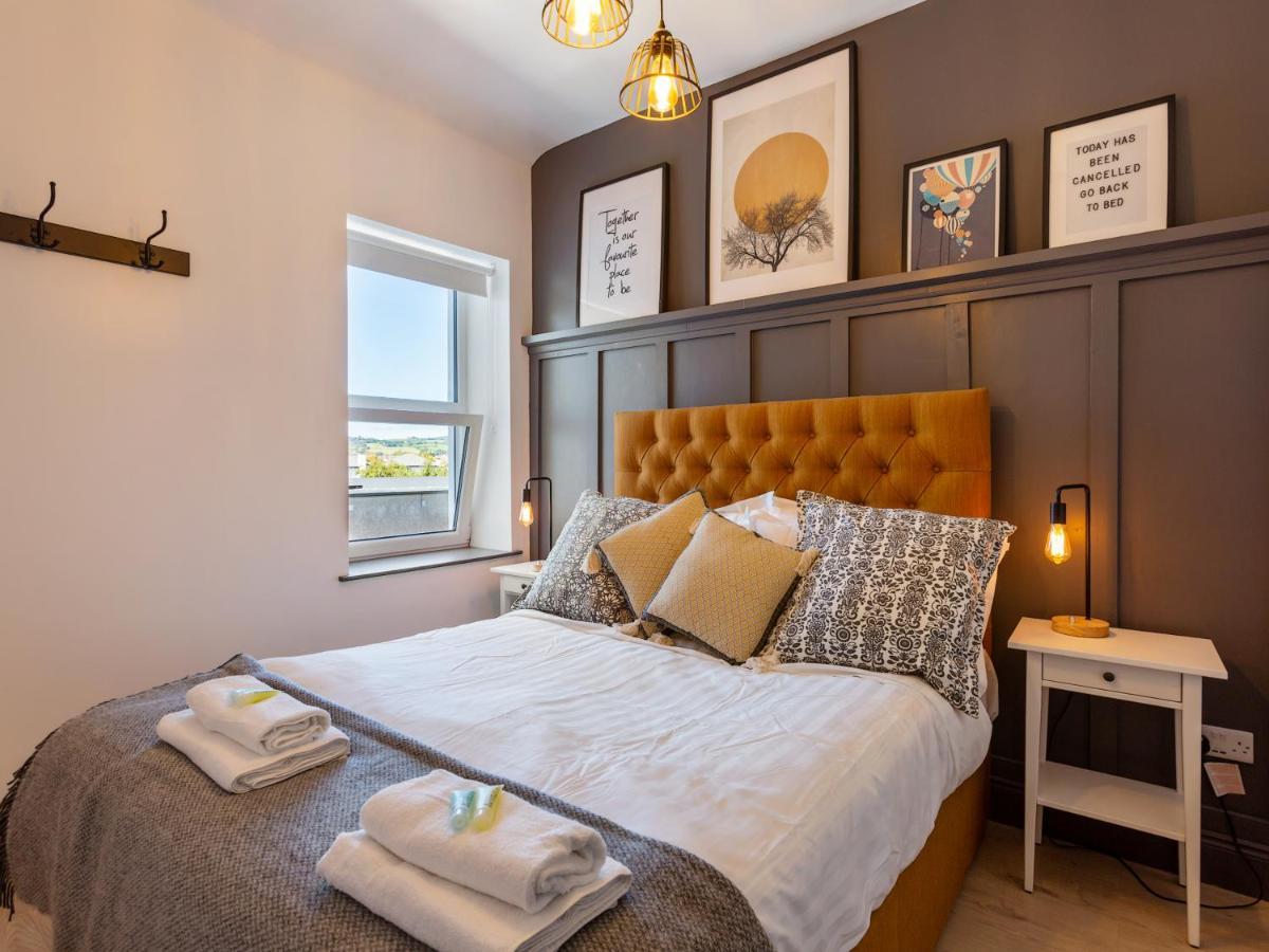 Macs Townhouse Dungarvan 던가반 외부 사진