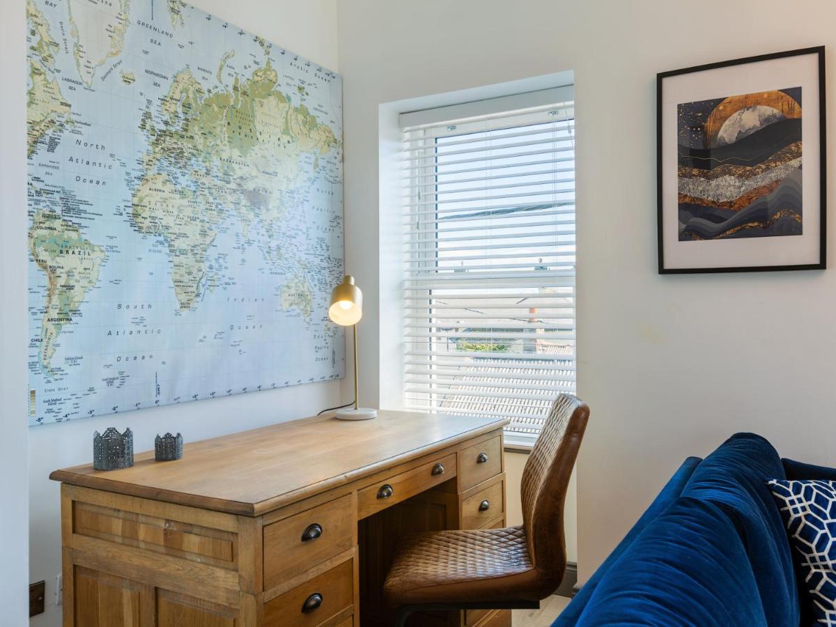 Macs Townhouse Dungarvan 던가반 외부 사진