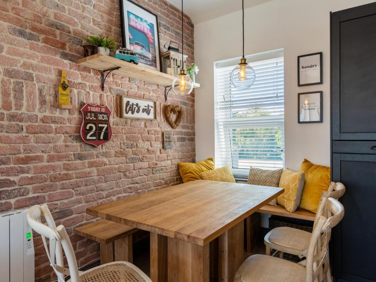Macs Townhouse Dungarvan 던가반 외부 사진