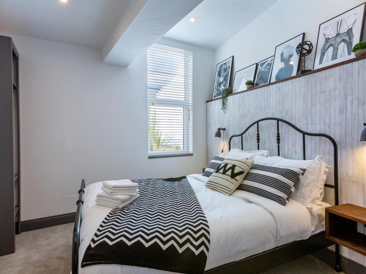 Macs Townhouse Dungarvan 던가반 외부 사진