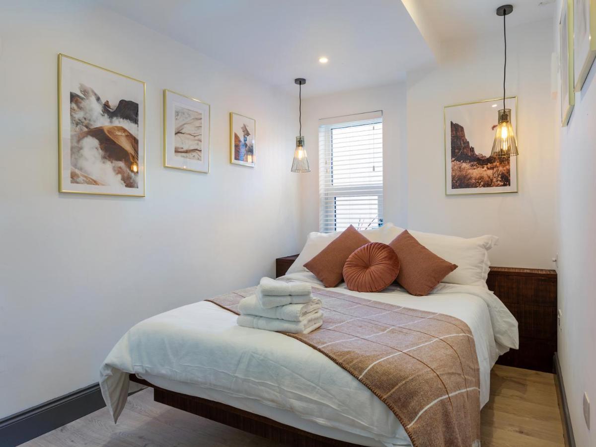 Macs Townhouse Dungarvan 던가반 외부 사진
