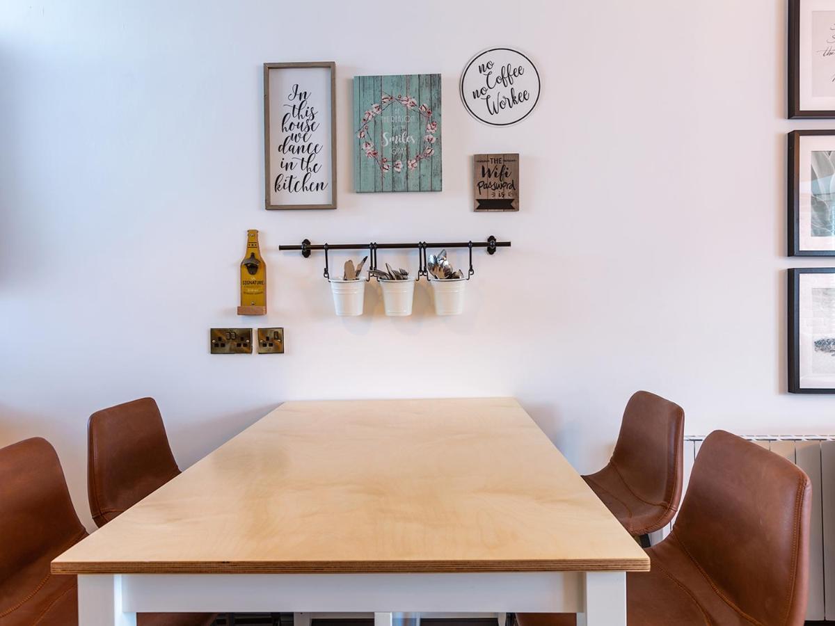 Macs Townhouse Dungarvan 던가반 외부 사진