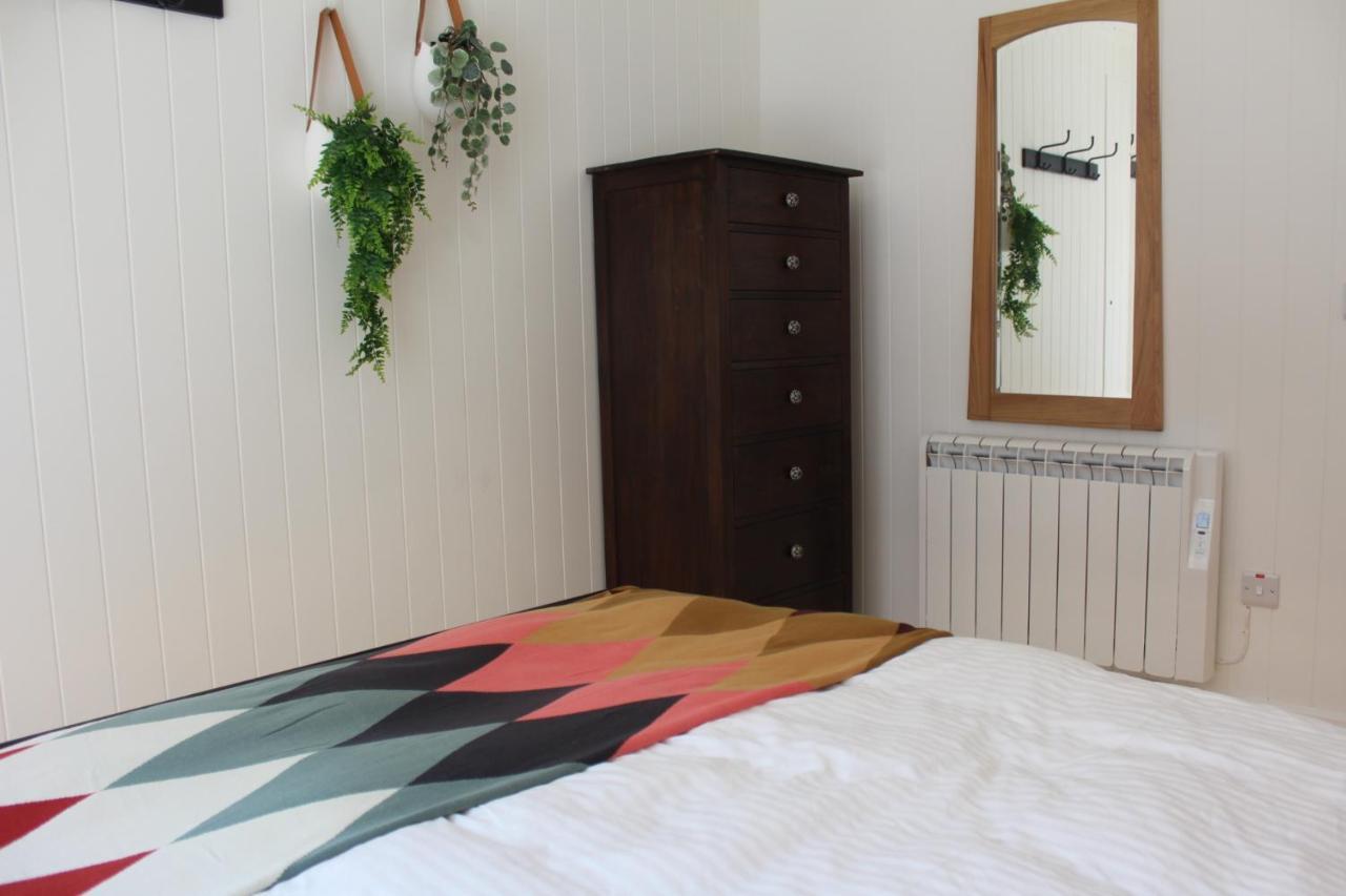 Macs Townhouse Dungarvan 던가반 외부 사진
